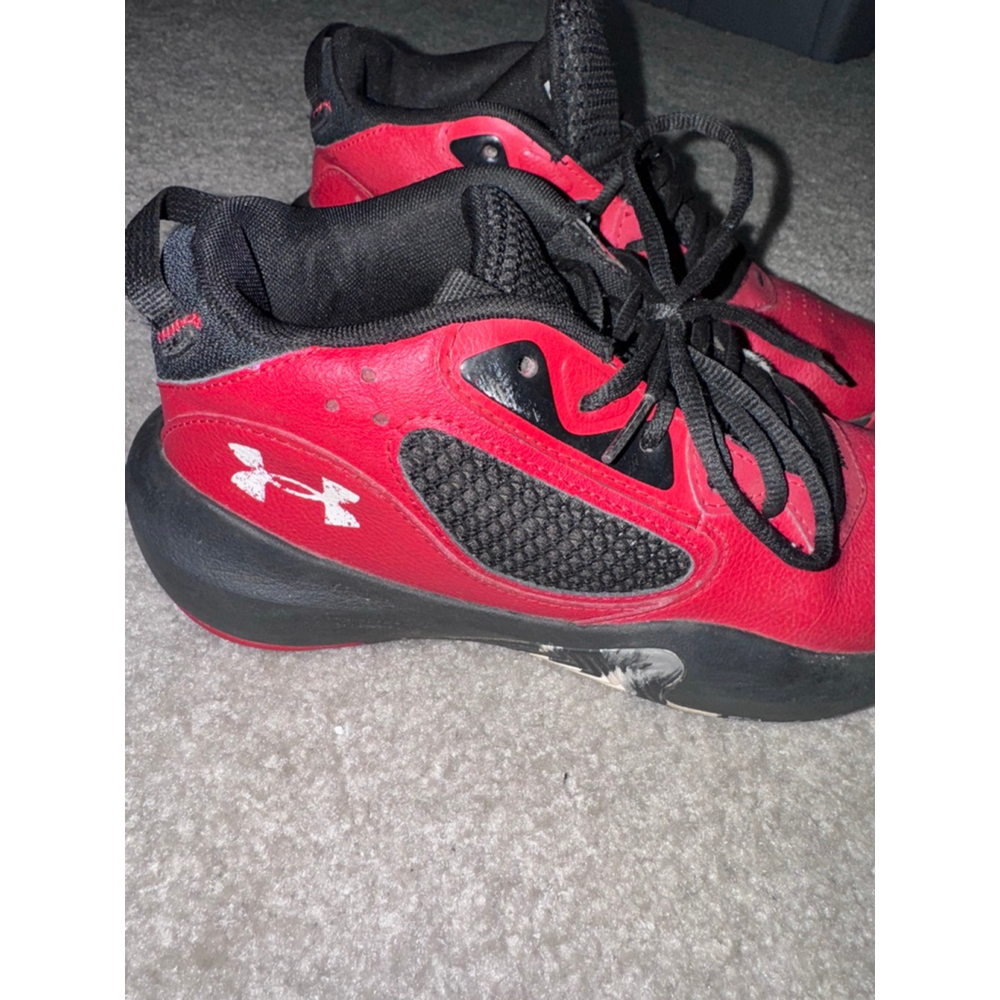 Boys Under Armour Sneakers Size 7 (Big Boy) Red Black